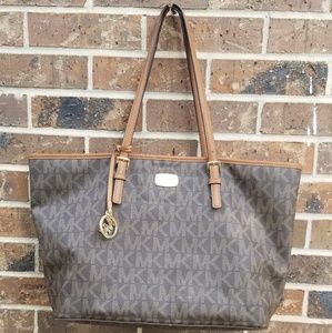 Michael Kors Jetset Carryall Tote